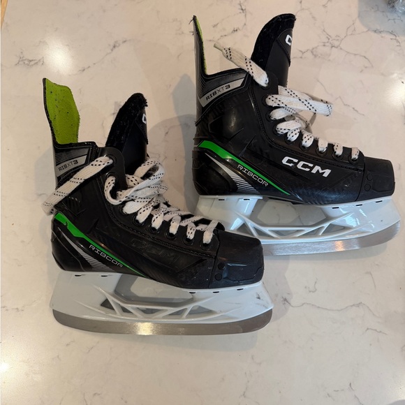 CCM Ribcor Skates Big Kid - Picture 5 of 8